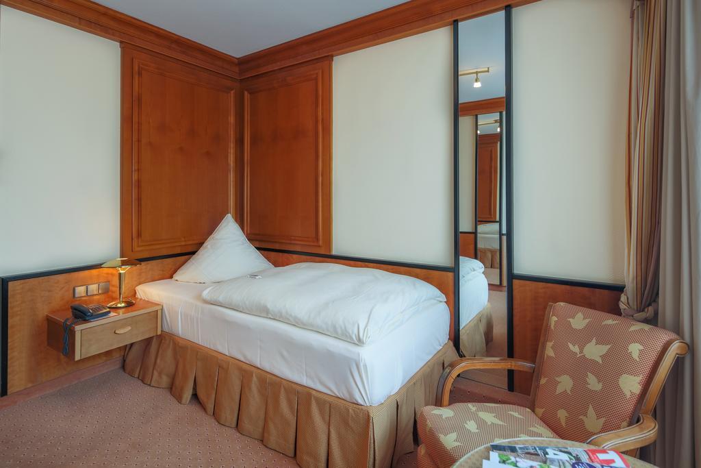 Hotel-Restaurant Kunz Pirmasens Eksteriør billede