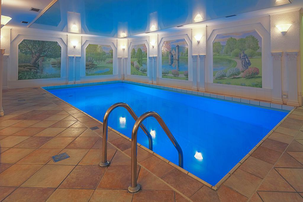 Hotel-Restaurant Kunz Pirmasens Eksteriør billede
