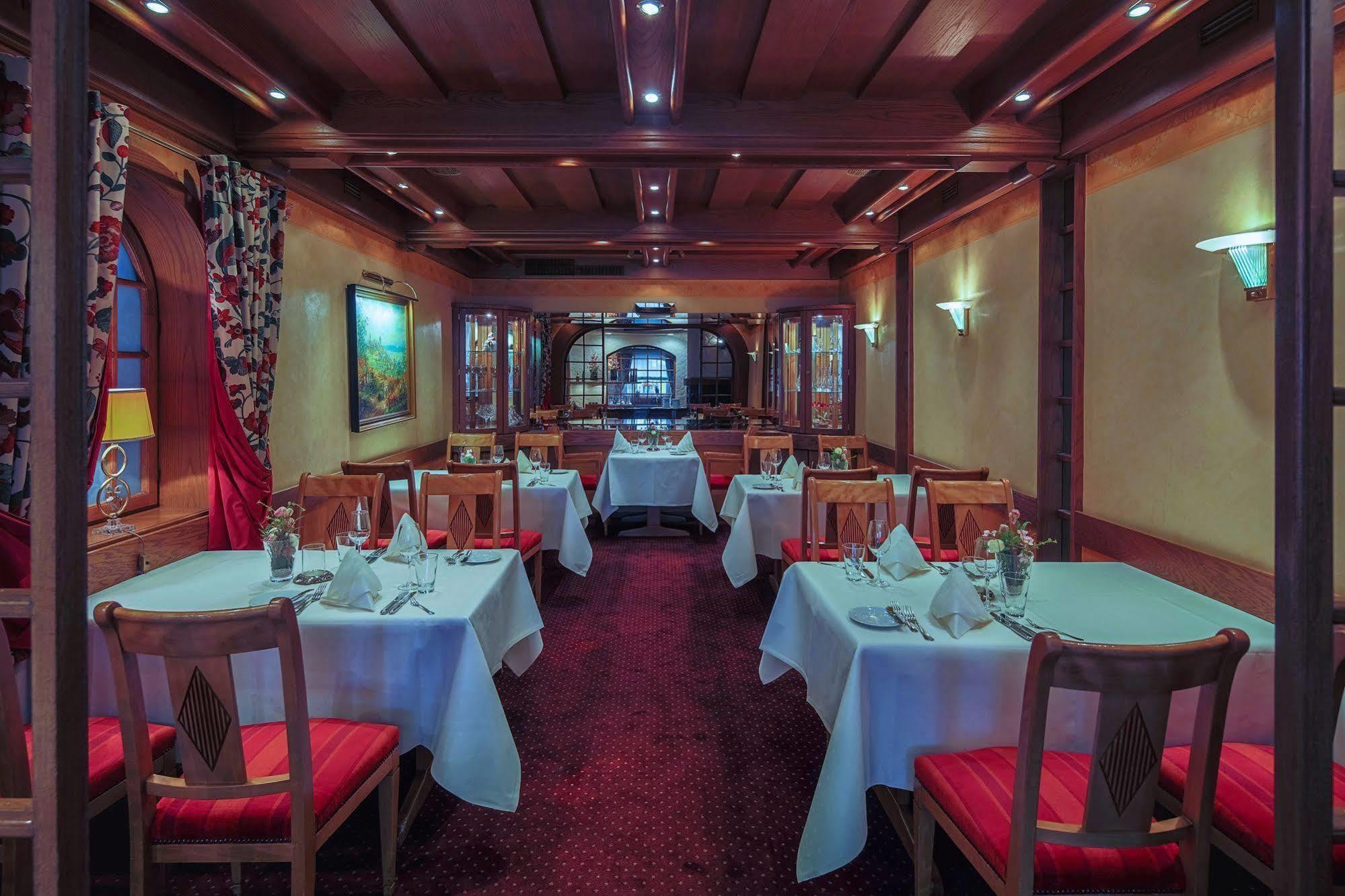 Hotel-Restaurant Kunz Pirmasens Eksteriør billede