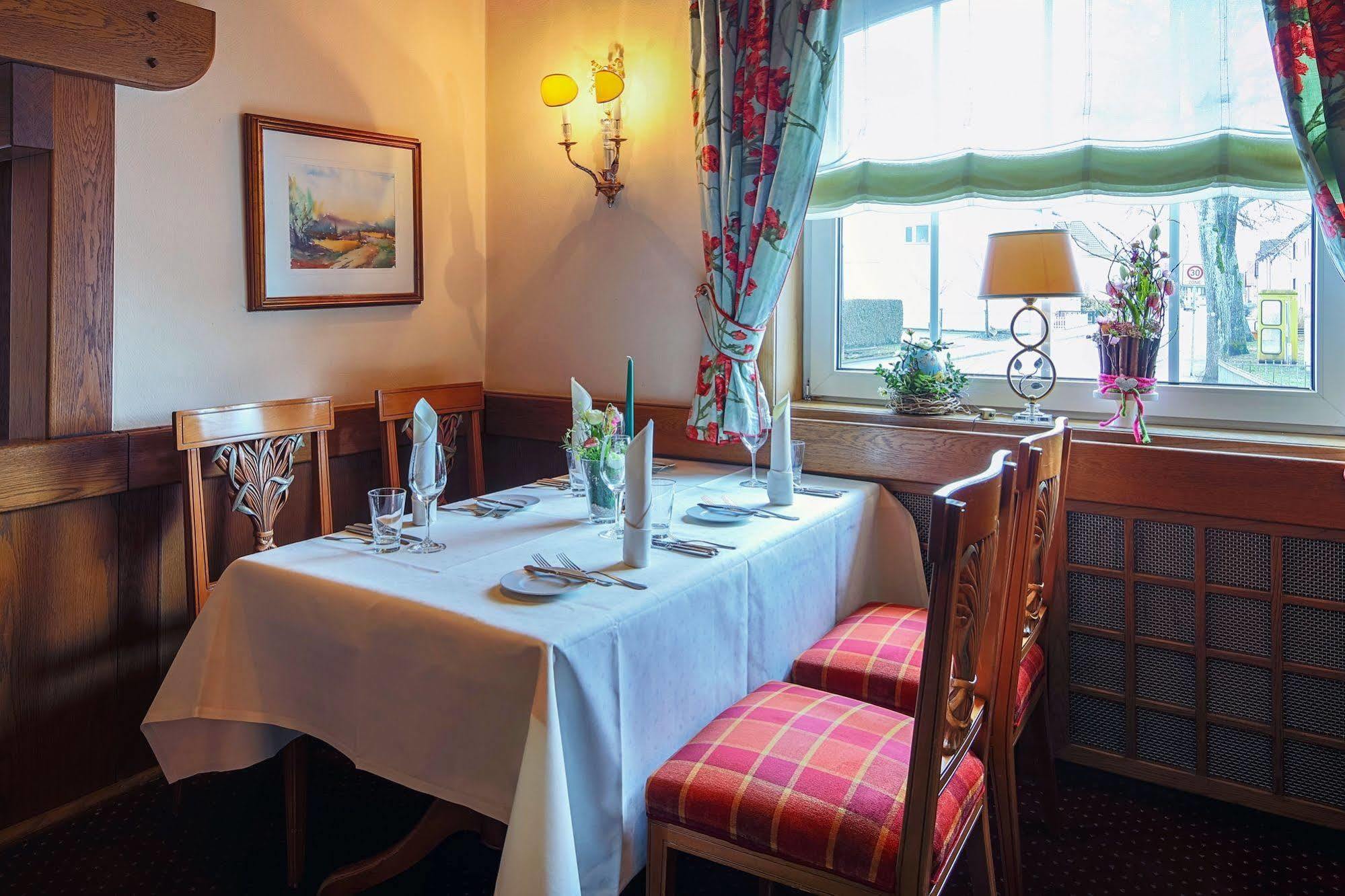 Hotel-Restaurant Kunz Pirmasens Eksteriør billede