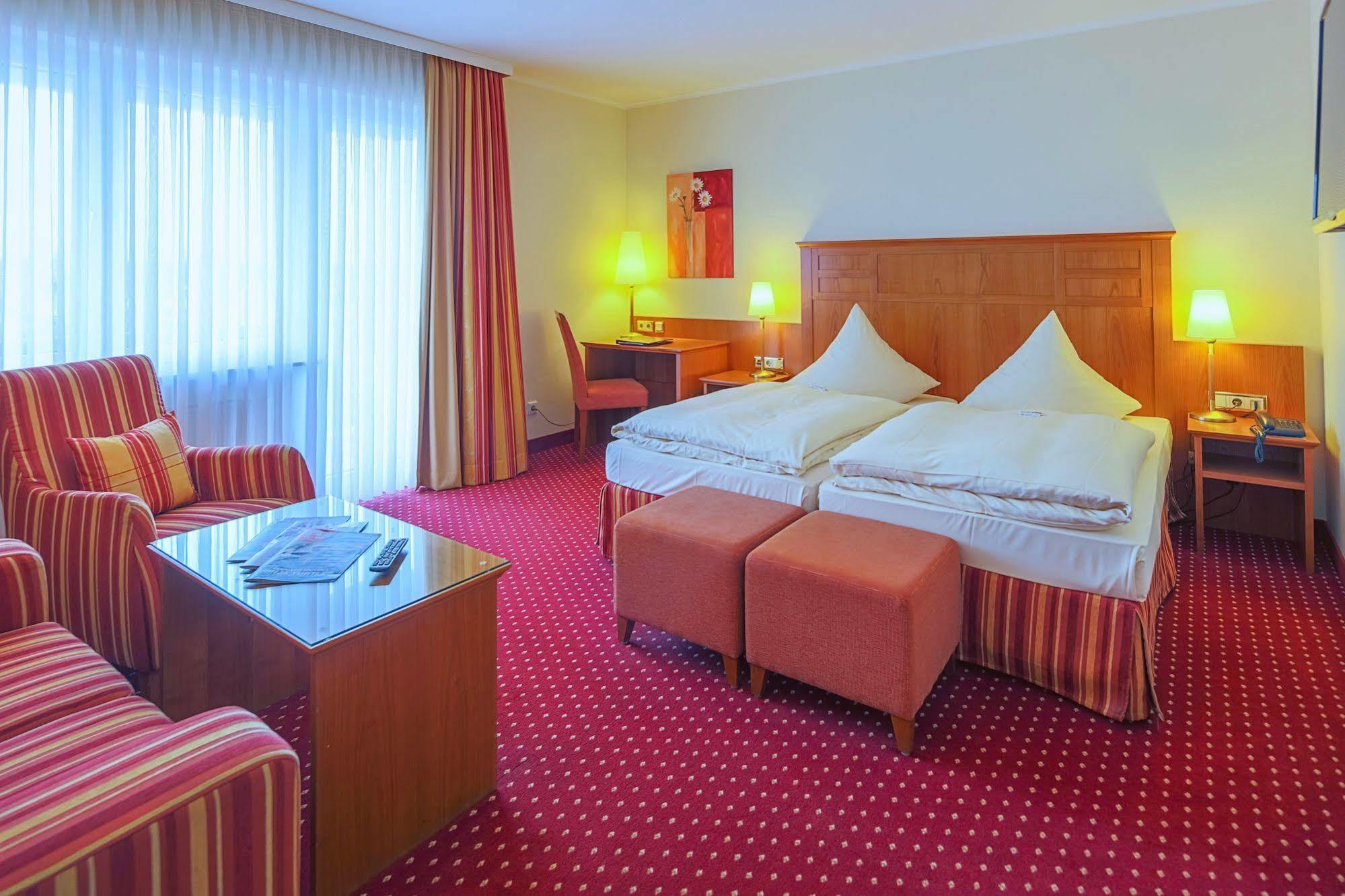 Hotel-Restaurant Kunz Pirmasens Eksteriør billede