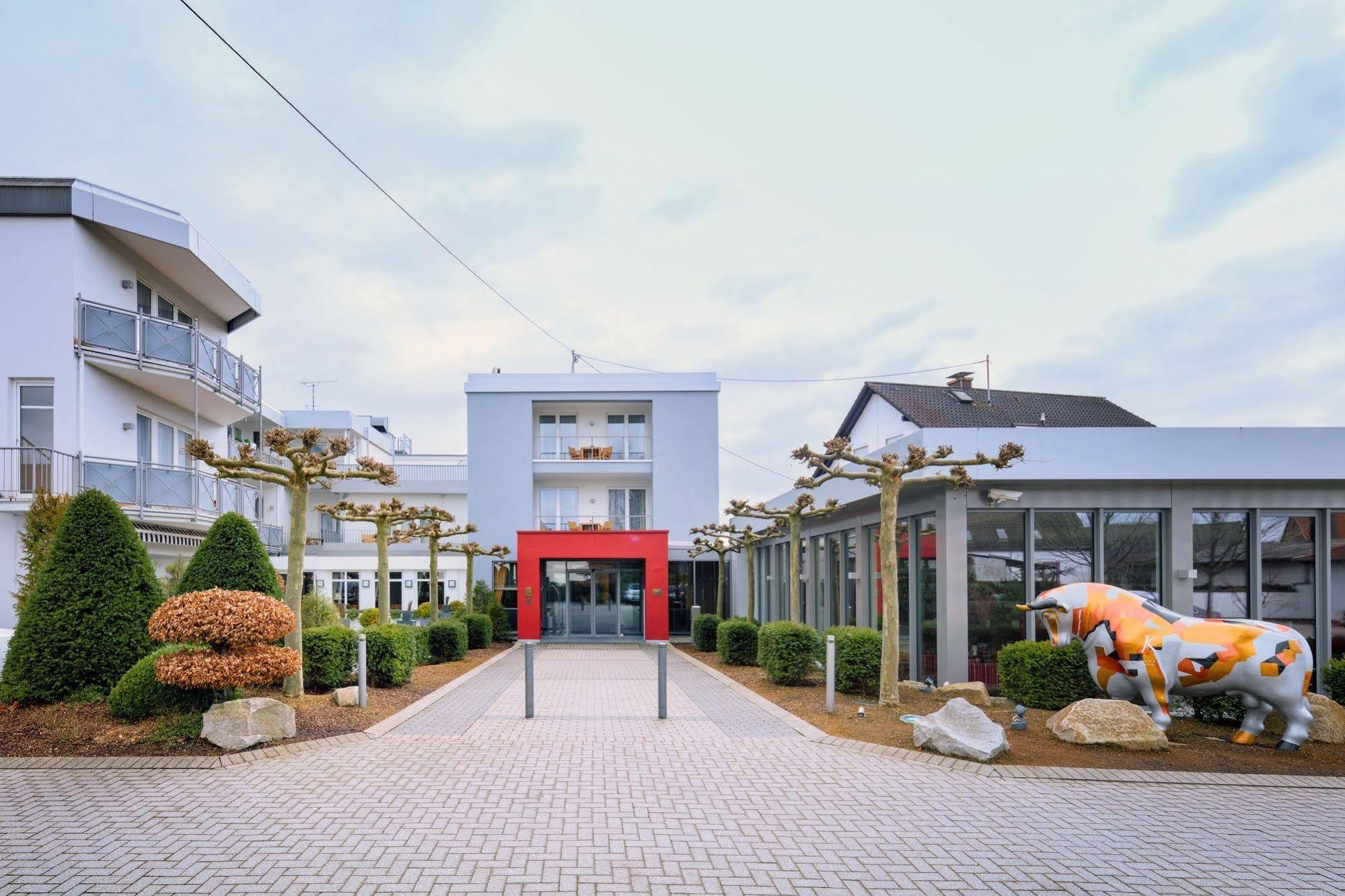 Hotel-Restaurant Kunz Pirmasens Eksteriør billede